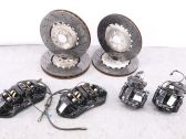 Brake discs and calipers set