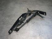 Engine bonnet/hood hinges