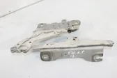 Engine bonnet/hood hinges