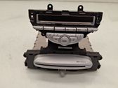 Radio / CD-Player / DVD-Player / Navigation