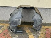 Front wheel arch liner splash guards