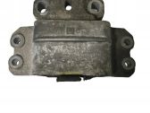 Engine mount bracket