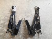 Tailgate/trunk/boot hinge