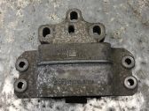 Engine mount bracket