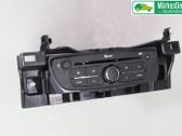 Radio / CD-Player / DVD-Player / Navigation