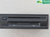 Radio/CD/DVD/GPS-pääyksikkö