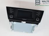Radio / CD-Player / DVD-Player / Navigation