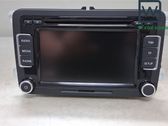 Radio / CD-Player / DVD-Player / Navigation