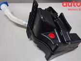 Windshield washer fluid reservoir/tank