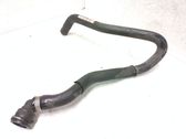 Tuyau de liquide de refroidissement moteur