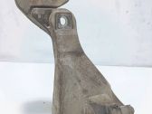 Engine mounting bracket