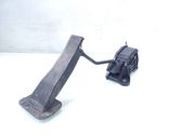 Accelerator throttle pedal