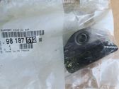 Fender mounting bracket