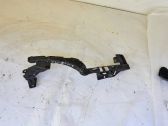 Headlight/headlamp mounting bracket