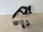 Fender mounting bracket