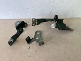 Fender mounting bracket