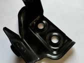 Fender mounting bracket