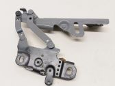 Engine bonnet/hood hinges