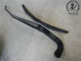 Front wiper blade arm