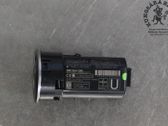 Bouton poussoir de démarrage du moteur