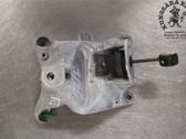 Engine mounting bracket