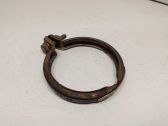 Muffler pipe connector clamp