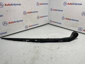Rear wiper blade arm