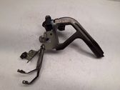 Fender mounting bracket