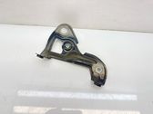 Fender mounting bracket