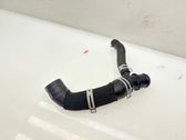 Tuyau de liquide de refroidissement moteur