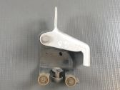 Sliding door middle roller runner