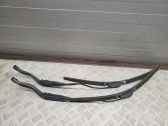 Front wiper blade arm
