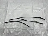 Windshield/front glass wiper blade