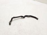 Tuyau de liquide de refroidissement moteur