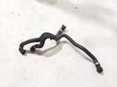 Tuyau de liquide de refroidissement moteur