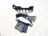 Fender mounting bracket