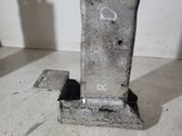 Front bumper mounting bracket