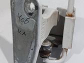 Unteres Scharnier Tür vorne