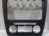 Cadre, panneau d'unité radio / GPS
