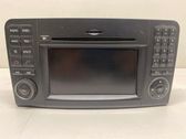 Radio / CD-Player / DVD-Player / Navigation