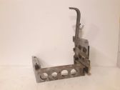 Front bumper mounting bracket