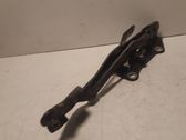 Engine bonnet/hood hinges