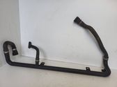 Tuyau de liquide de refroidissement moteur