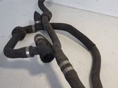 Tuyau de liquide de refroidissement moteur