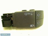 Steering wheel buttons/switches