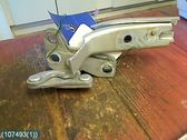 Engine bonnet/hood hinges