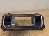 Konsola środkowa / Radio / GPS