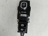Bouton poussoir de démarrage du moteur