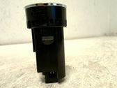 Bouton poussoir de démarrage du moteur
