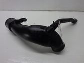 Intercooler pipe mounting bracket